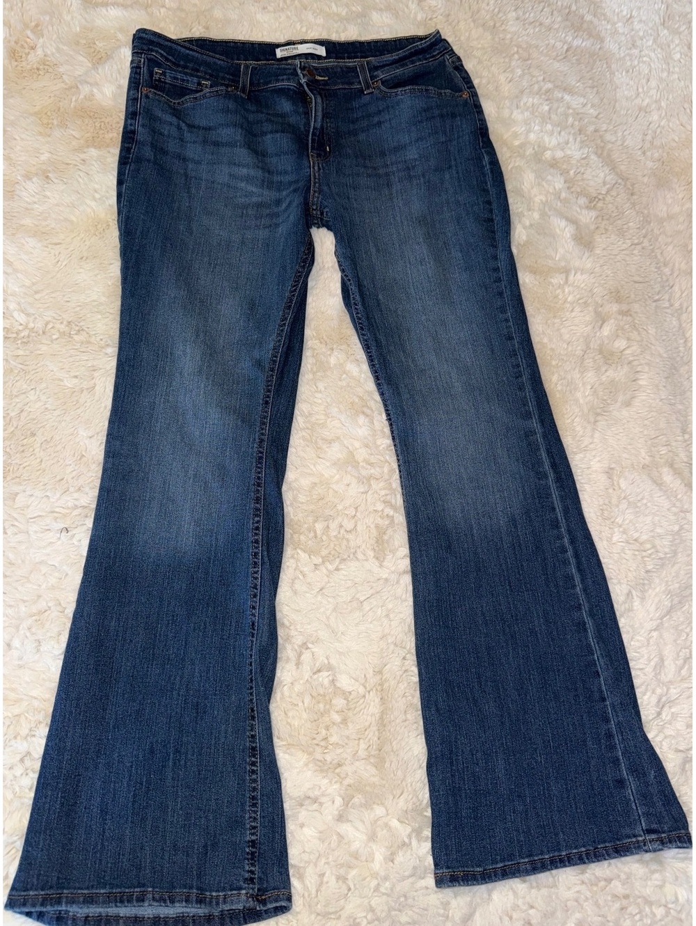 Signature by Levi Strauss Women’s Bootcut Jeans Size 14 Medium Wash